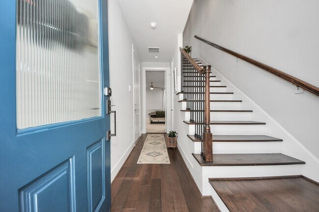 Building Photo - 9614 Riddlewood Ln