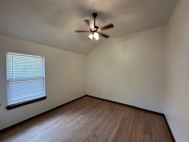 Building Photo - 925 Heather Ln