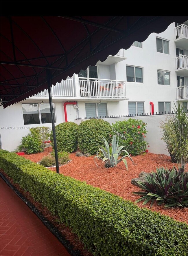 Building Photo - 1251 NE 108th St