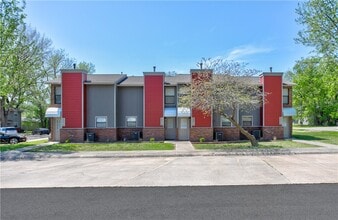 Building Photo - 460 N Garrett St