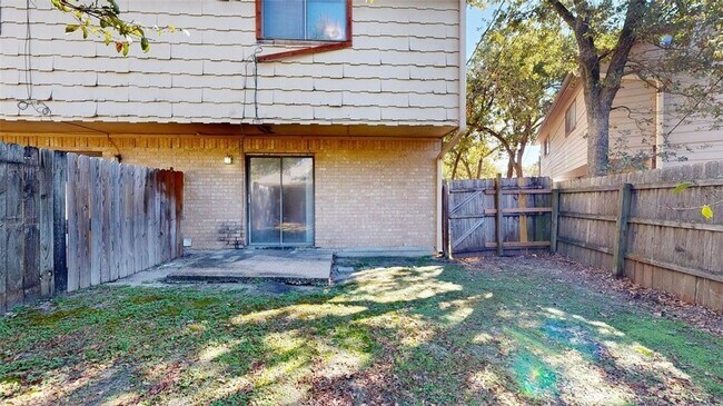 Building Photo - 1002 Verde Dr