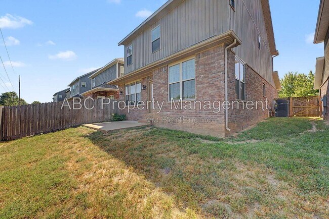 Building Photo - 3110 SW Riverstone Ave