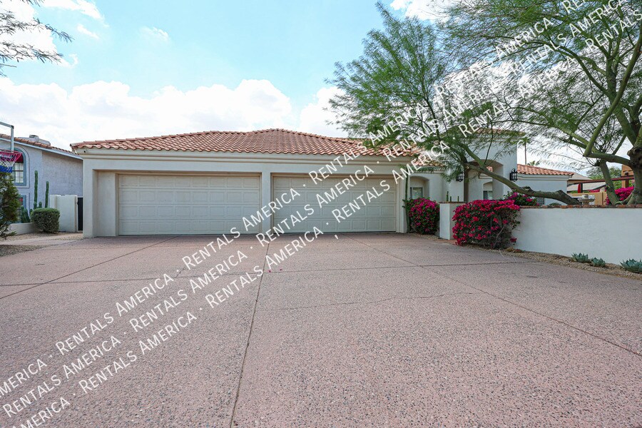 Building Photo - 3525 E Equestrian Trail