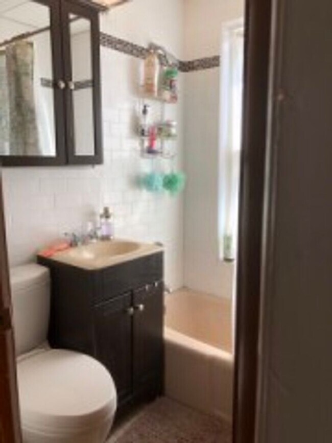 Building Photo - Brookline - 2  Bedroom Apt - Available NOW...