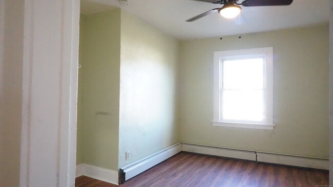 Building Photo - 1621 Stratford Ave