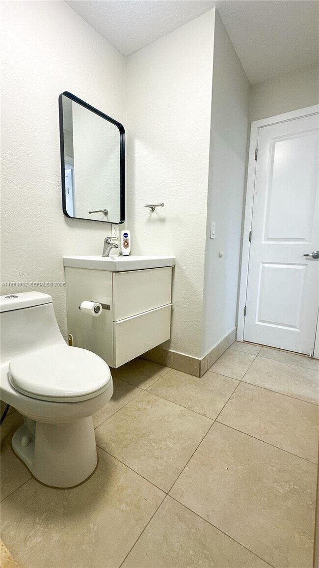 Building Photo - 45 Gumbo Limbo Ave