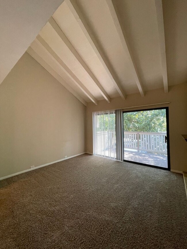 Building Photo - Spacious 1x1 Condo in Alicante Villas avai...