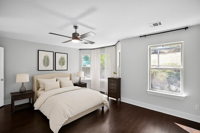 Building Photo - 10624 Lake Park Dr