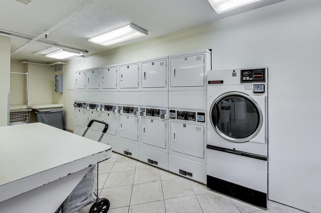 Building Photo - 440 N Wabash Ave