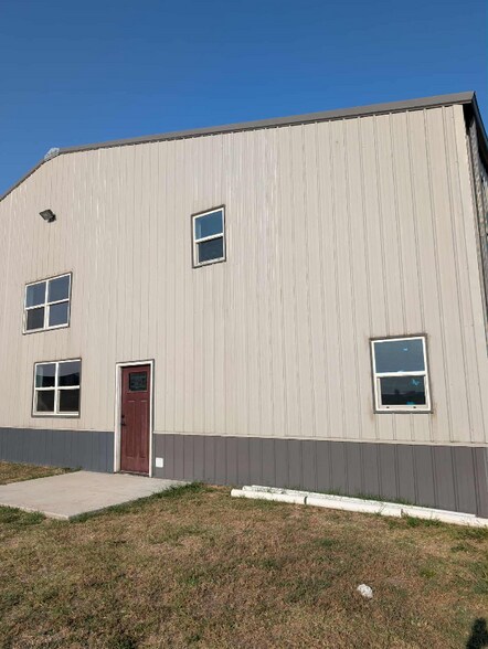 Building Photo - 159 Rainbow Lake Rd