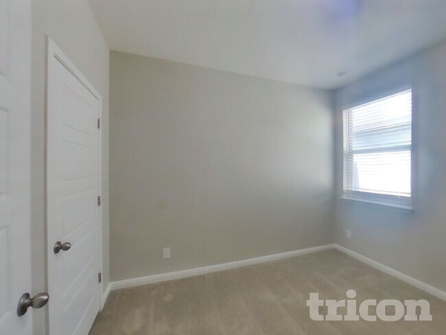 Building Photo - 13307 Badlands Bnd