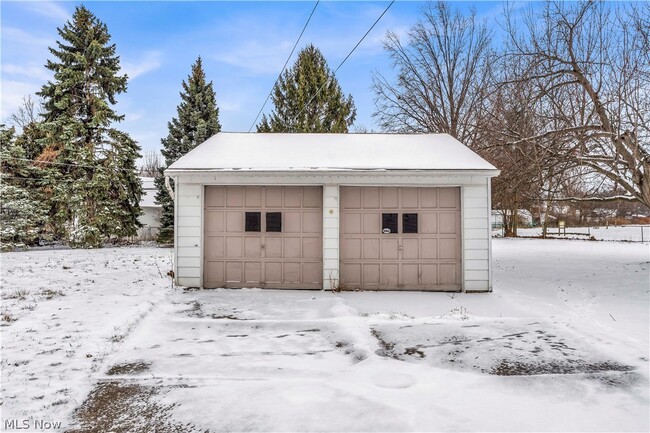 Building Photo - 23760 Puritan Ave