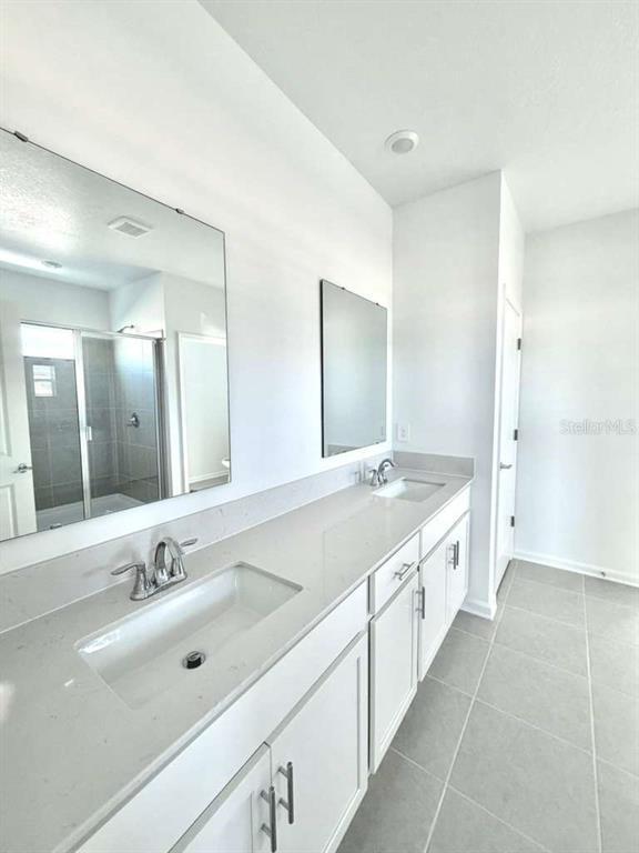 Building Photo - 5664 Lemon Grass St