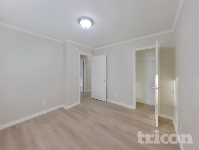 Building Photo - 6273 Branch Hill Cir