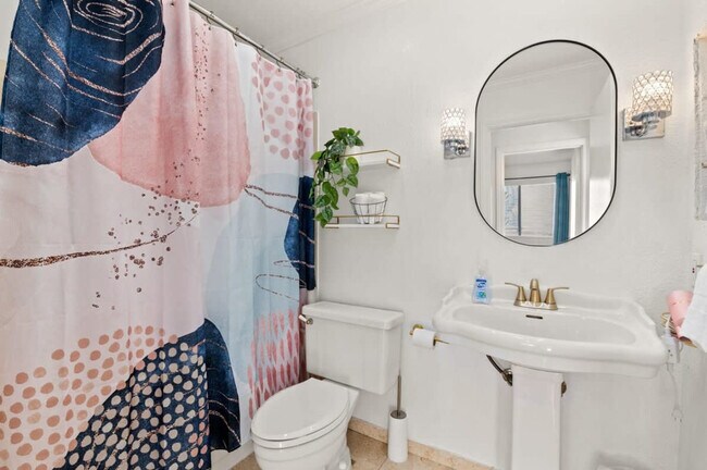 Building Photo - 1240 Grand Ave