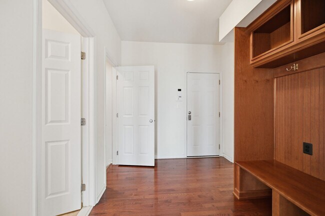 Building Photo - 24267 Purple Finch Dr