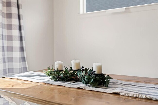 Building Photo - 347 S 10th Ave