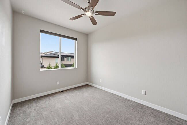 Building Photo - $2,695.45 3-bed, 2.5-bath townhome with a washer and dryer.