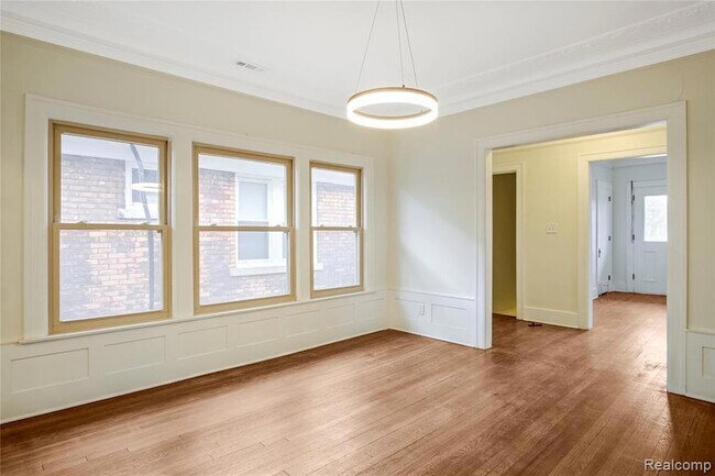 Building Photo - 1484 Virginia Park St