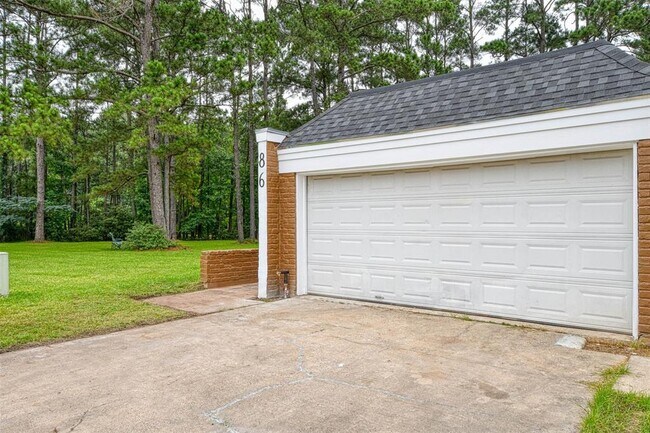 Building Photo - 86 Artesian Way