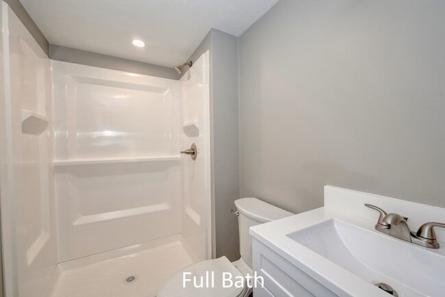 Building Photo - 665 State Rd