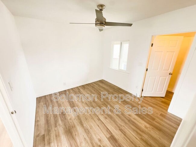 Building Photo - 3327 1/2 Polk Ave