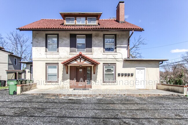 Building Photo - 2108 Walnut St
