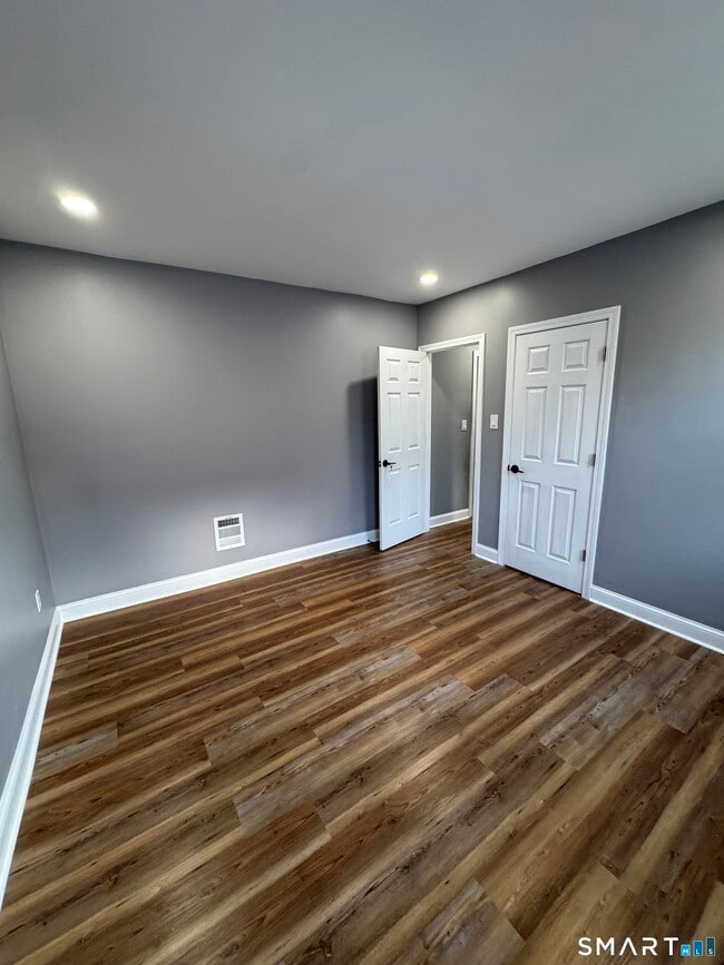 Building Photo - 399 Hawley Ave