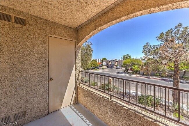 Building Photo - 7885 W Flamingo Rd