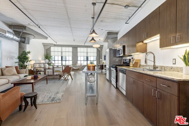 Building Photo - 200 N San Fernando Rd