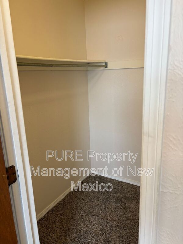 Building Photo - 12400 Hardin Ct NE
