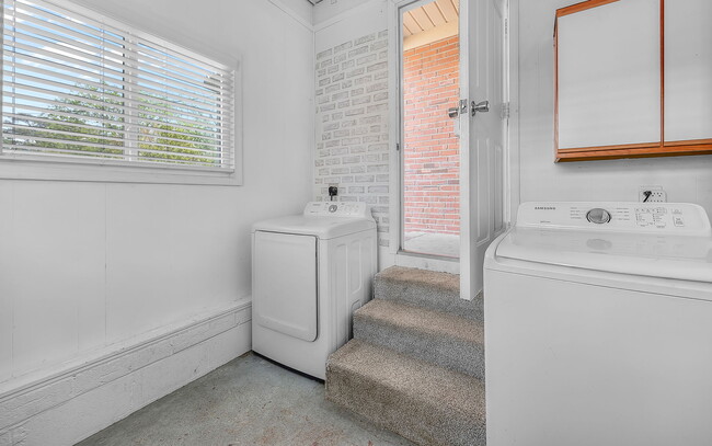 Building Photo - 8308 Nathan Ave