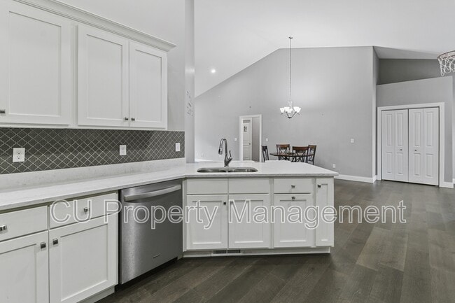 Building Photo - 3003 E Stillwater Landing
