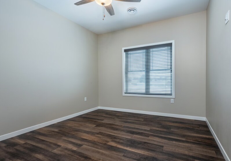 Building Photo - 608 Pine St