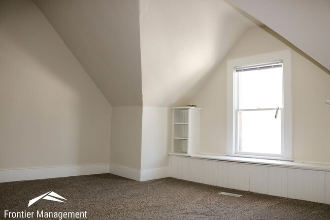 Building Photo - 901 Osage St