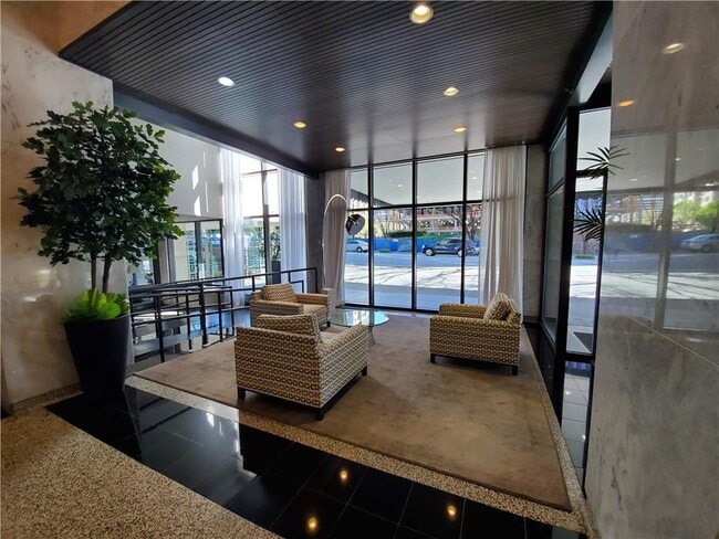 Building Photo - 620 Peachtree St NE