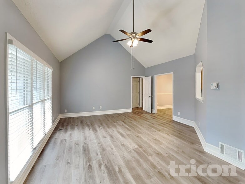 Building Photo - 411 Stewart Dr