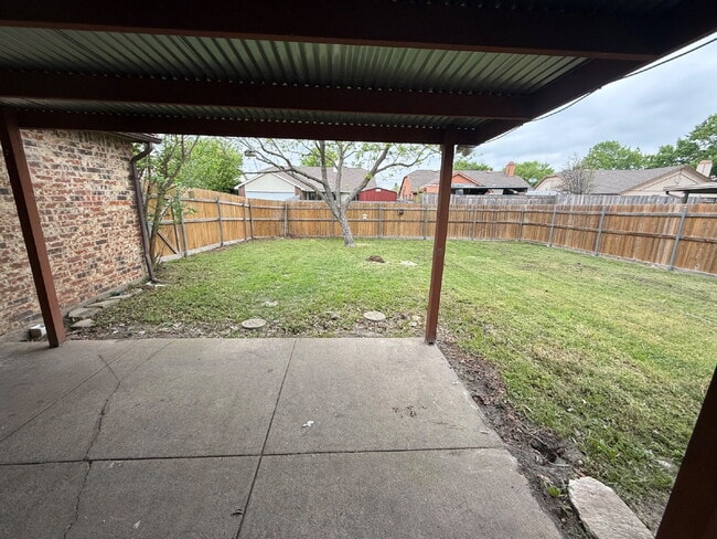 Building Photo - "Charming 3-Bedroom Retreat with 2 Full Baths in Rowlett – 1,894 Sq. Ft. of Comfort on Shipman St.!"