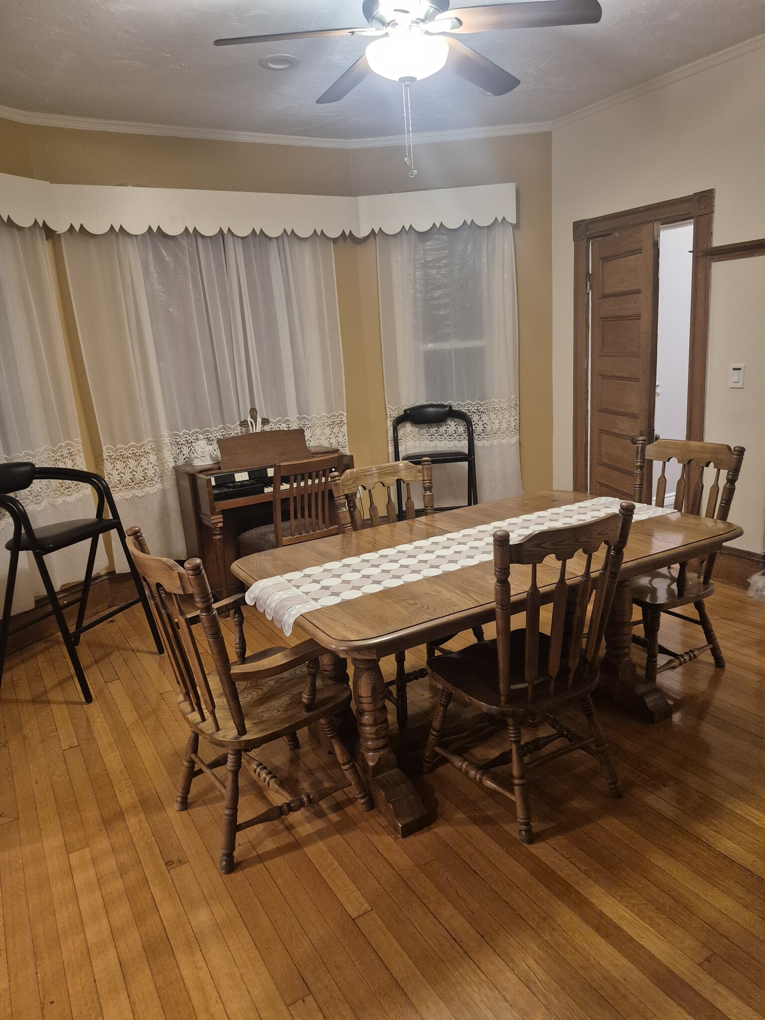 Building Photo - 35 Algonquin St