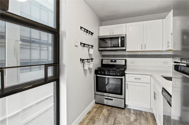Building Photo - 620 Peachtree St NE