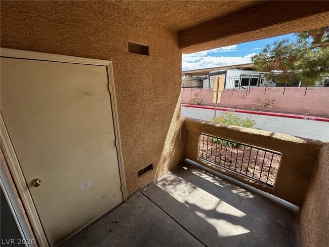 Building Photo - 900 Heavenly Hill Ct