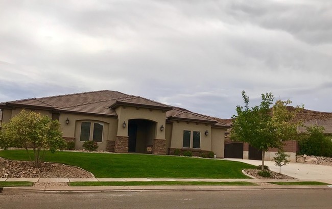 Building Photo - **Beautiful Little Valley Home**
