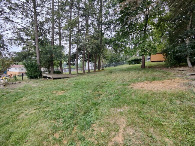 Building Photo - *Updated & Charming 2BD/2BA Single Family ...