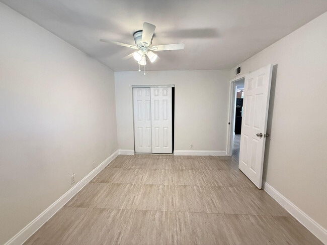 Building Photo - 607 NE 29th Dr