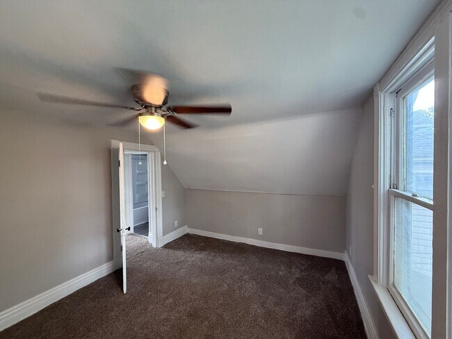 Building Photo - 938 W Edwards St