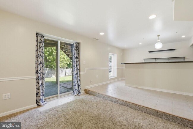 Building Photo - 11 St Marks Ct