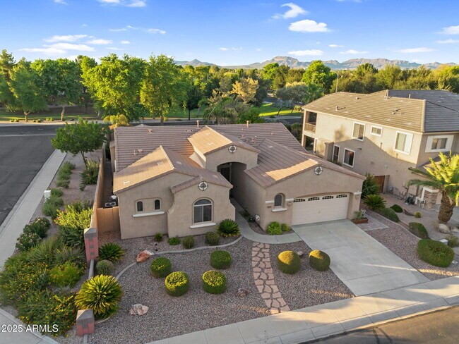 Building Photo - 10226 E Lakeview Ave