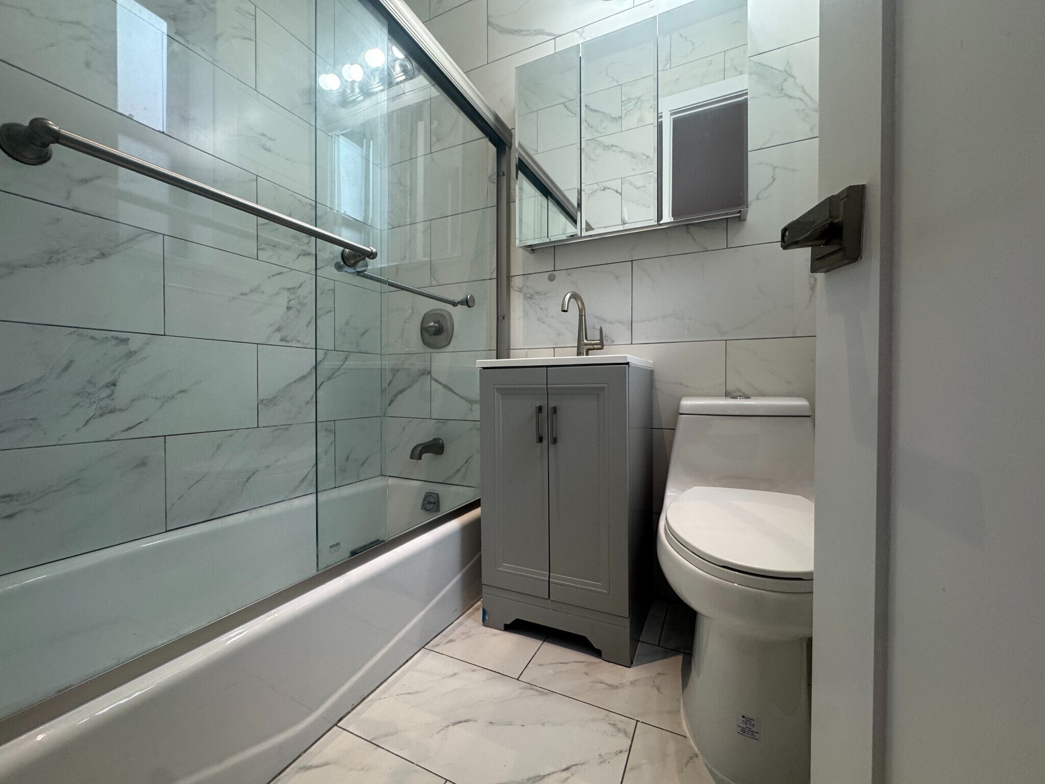 Building Photo - 452 Fort Washington Ave