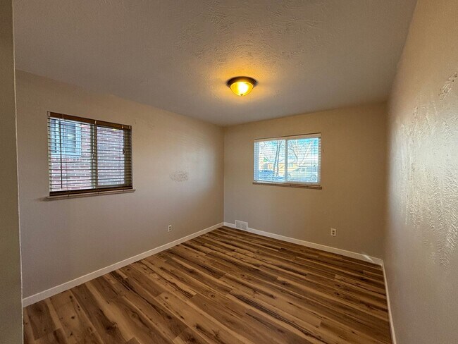 Building Photo - 3 Bed, 1 Bath Home for Rent, Available Now!  MileStone Real Estate Services