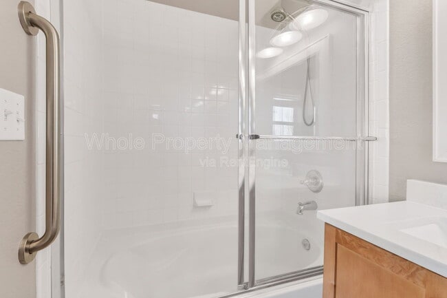 Building Photo - 2933 Central Park Blvd